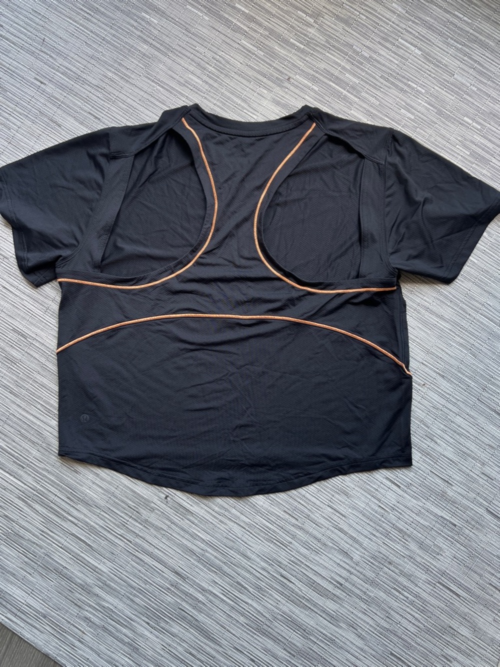 lululemon athletica Black Short Sleeve Tee with Orange Trim Size Medium